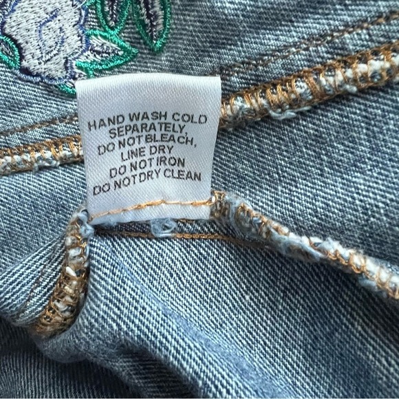 Signature 8 Denim Mini Skirt SZ S Blue Button Up Boho Hipster Floral Embroidered - Picture 7 of 8